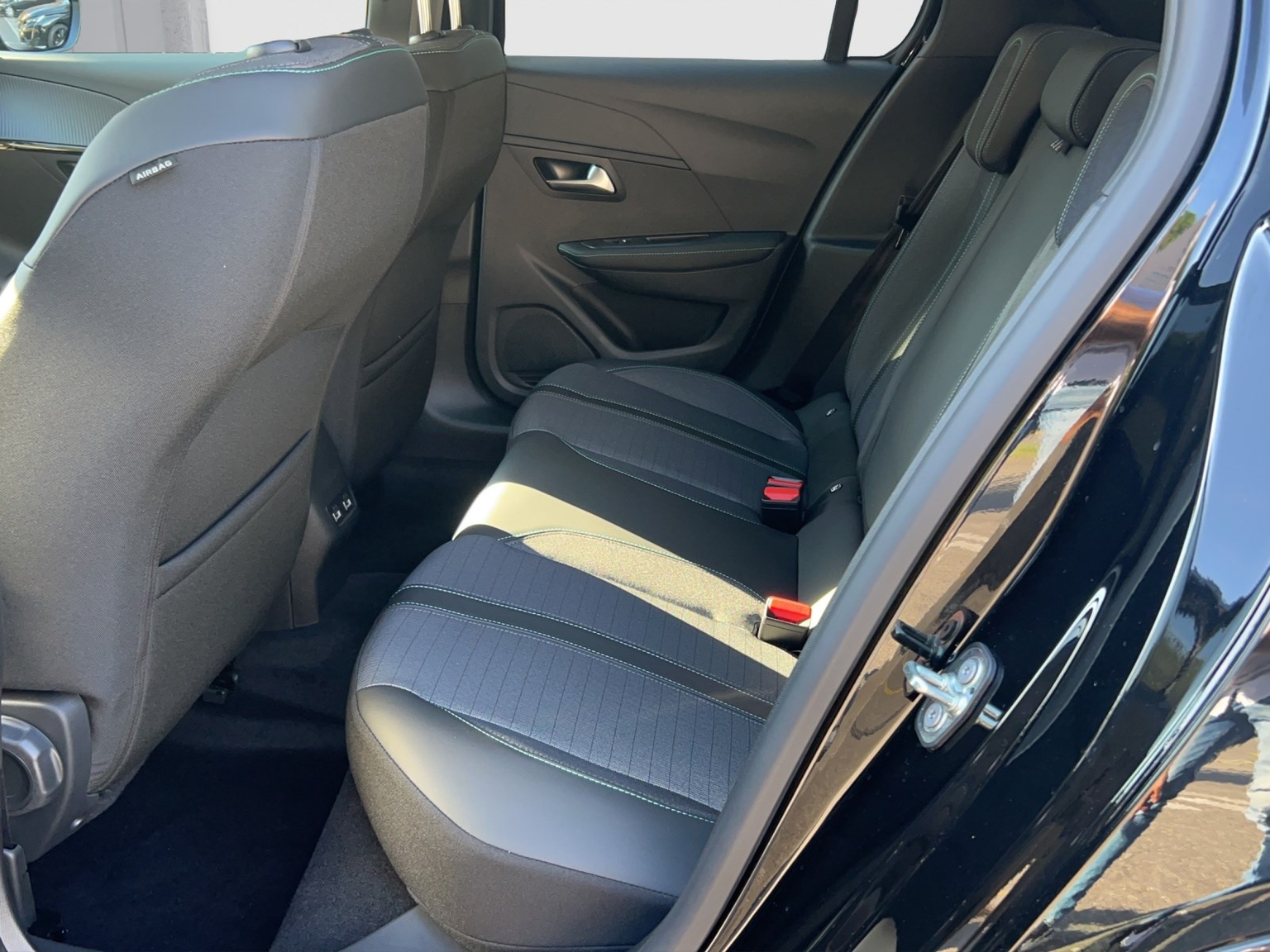 PEUGEOT 208 Elektrik Allure Pack