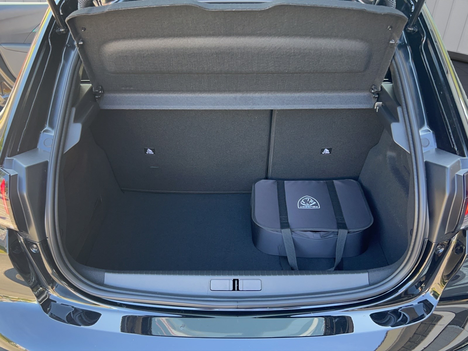 PEUGEOT 208 Elektrik Allure Pack
