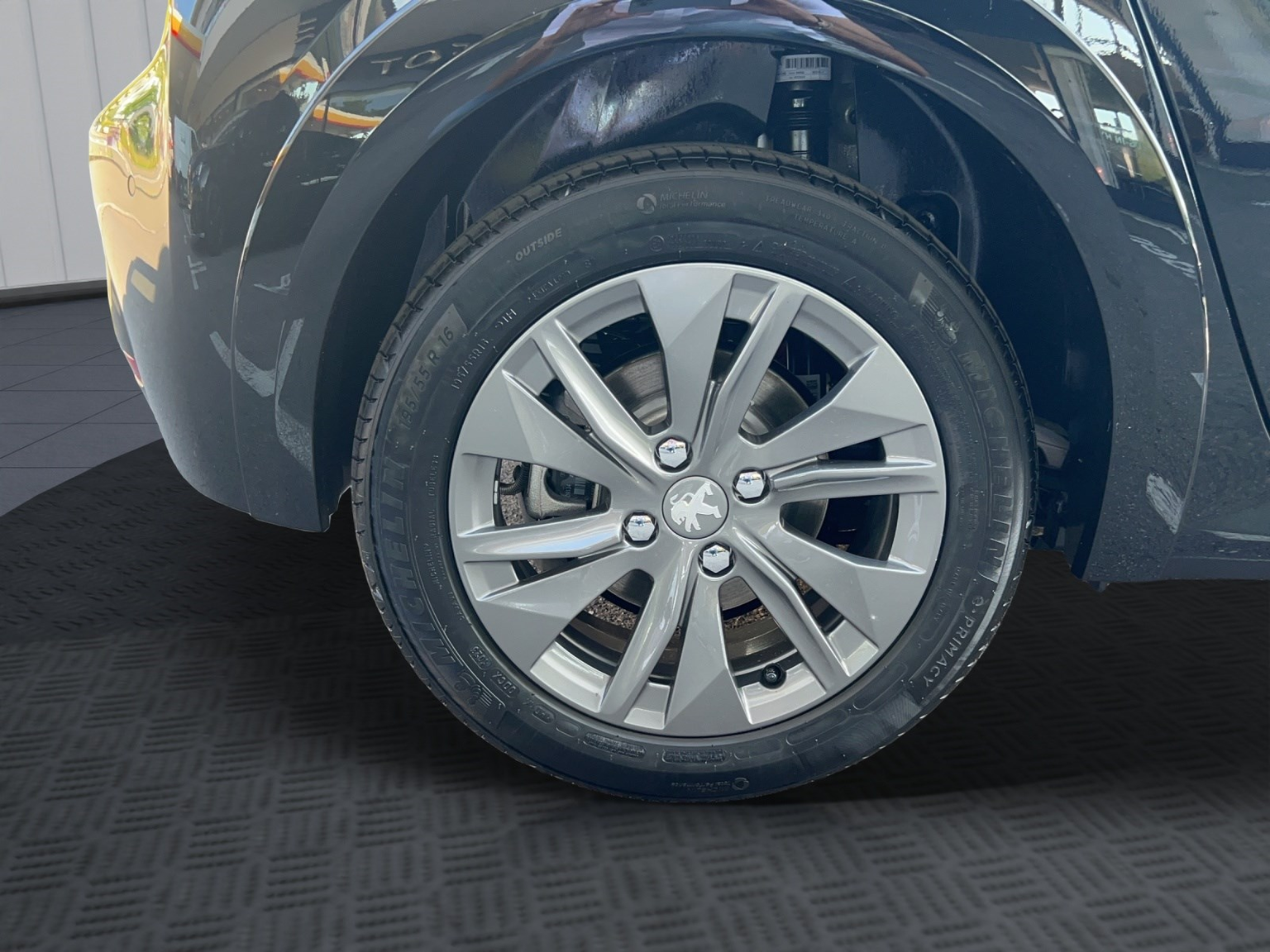 PEUGEOT 208 Elektrik Allure Pack