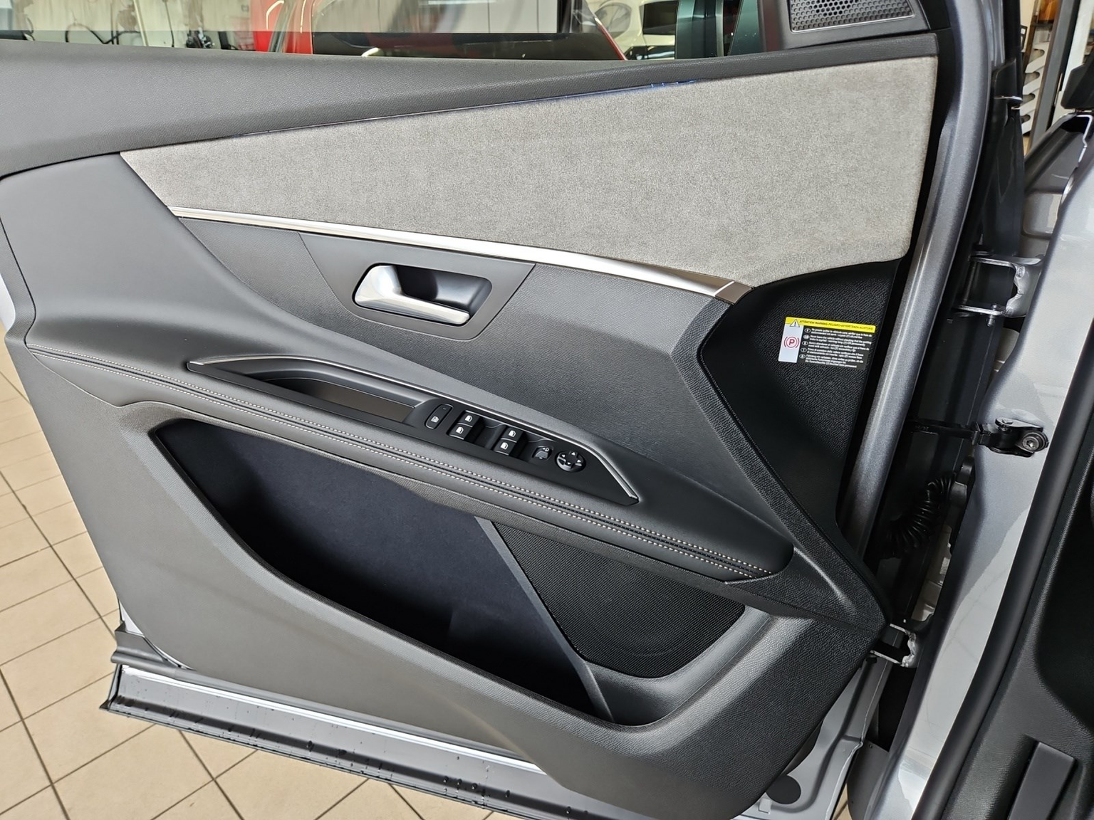 PEUGEOT 5008 1.5 BlueHDi GT EAT8