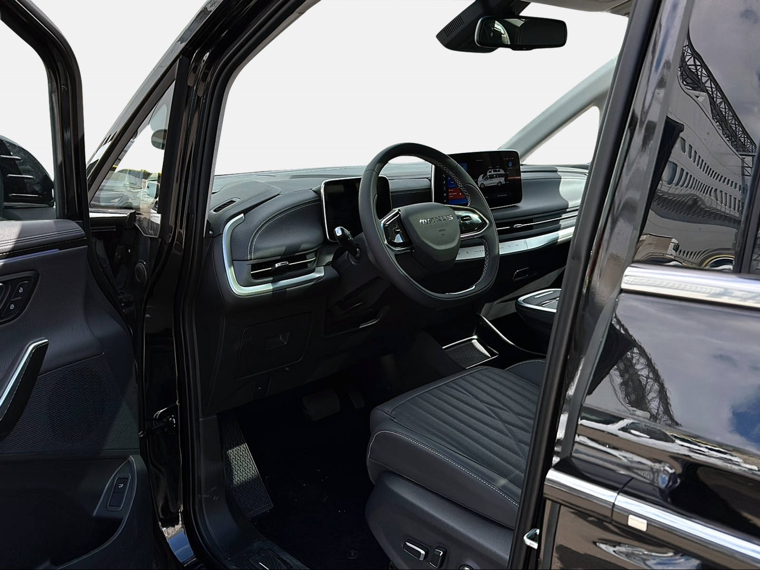 MAXUS Mifa 9 Luxury