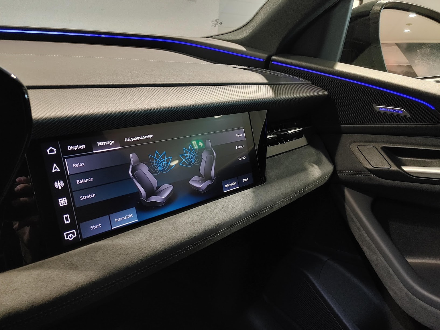 AUDI Q6 e-tron quattro