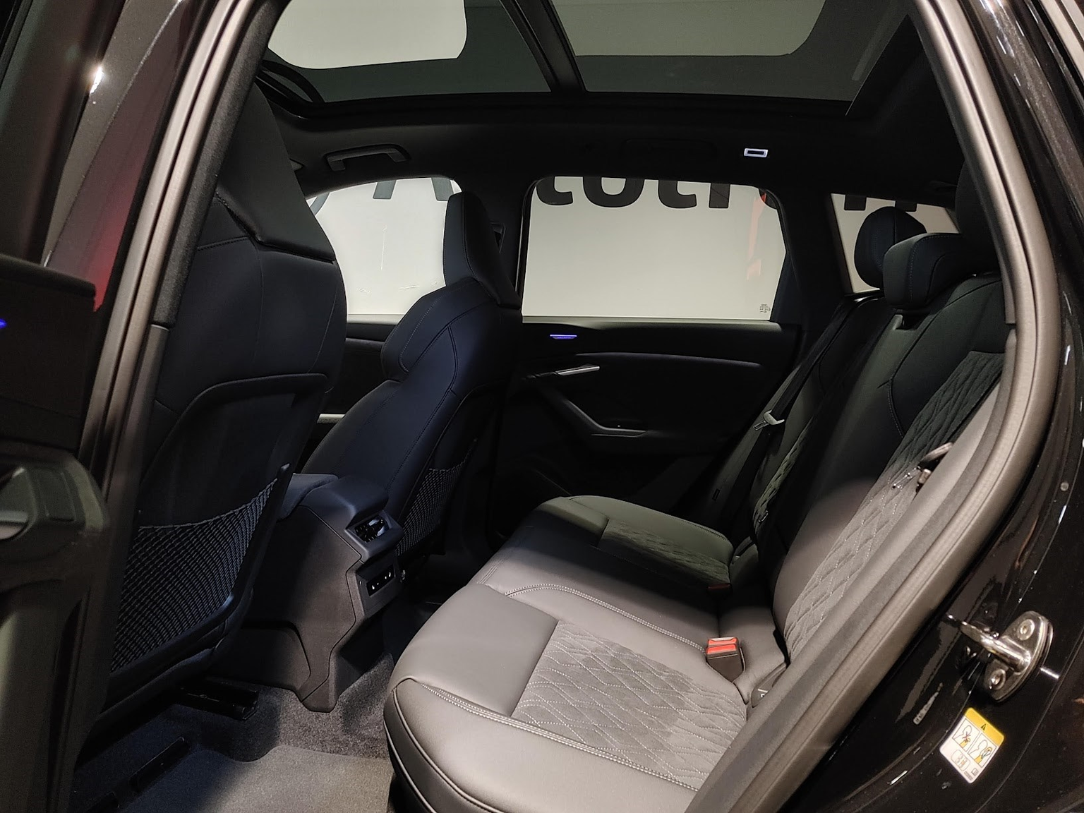 AUDI Q6 e-tron quattro