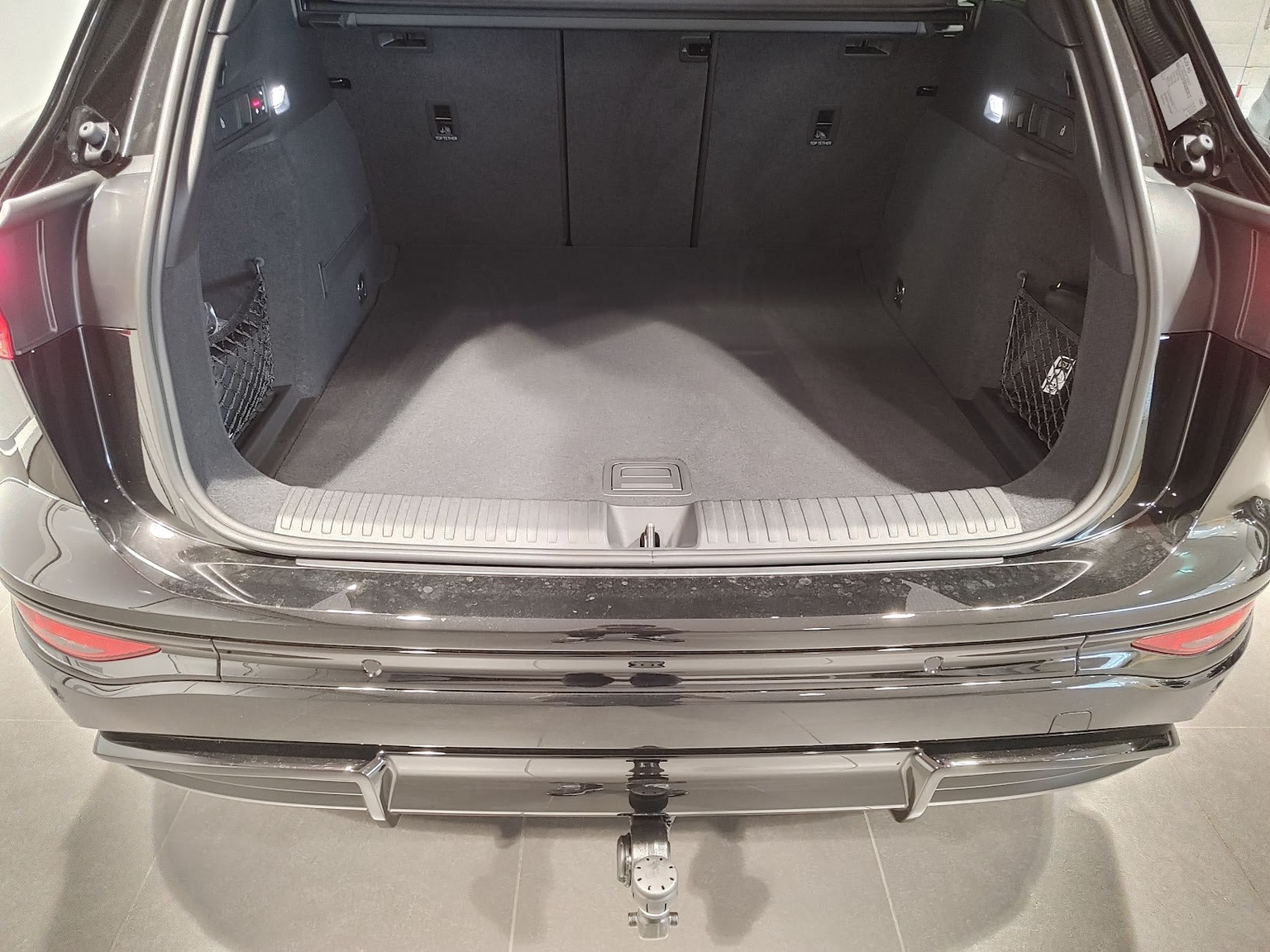AUDI Q6 e-tron quattro