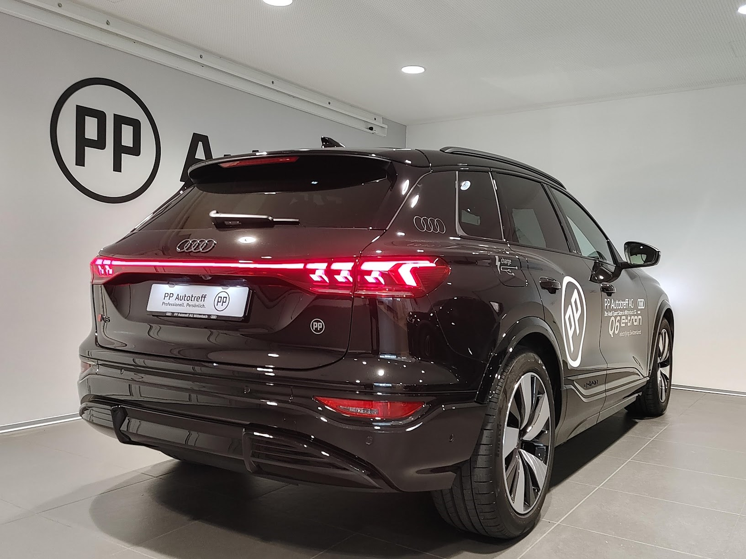 AUDI Q6 e-tron quattro