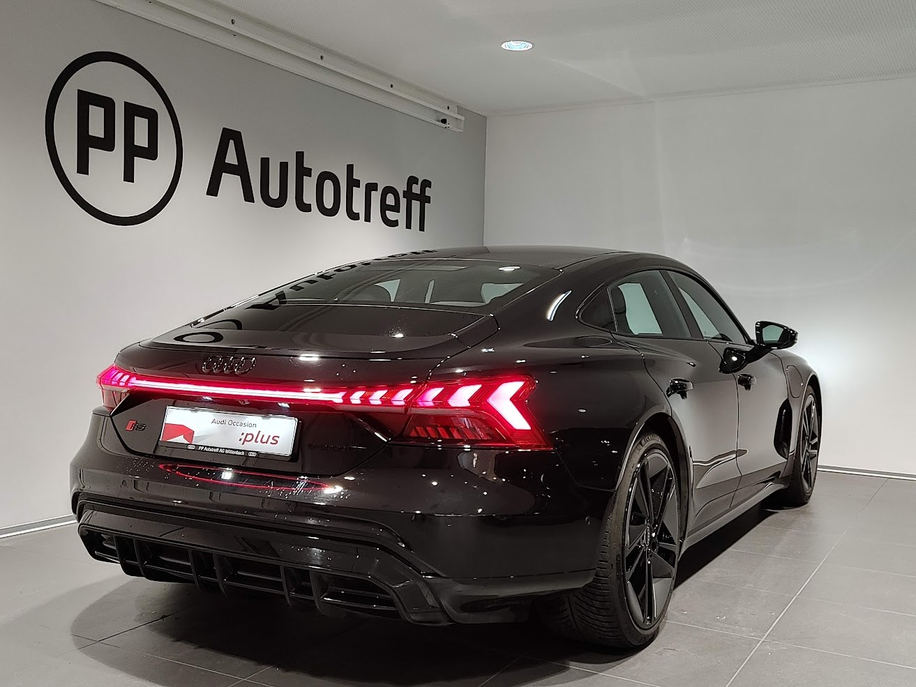 AUDI RS e-tron GT quattro