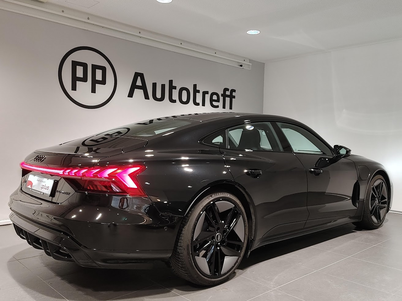 AUDI RS e-tron GT quattro