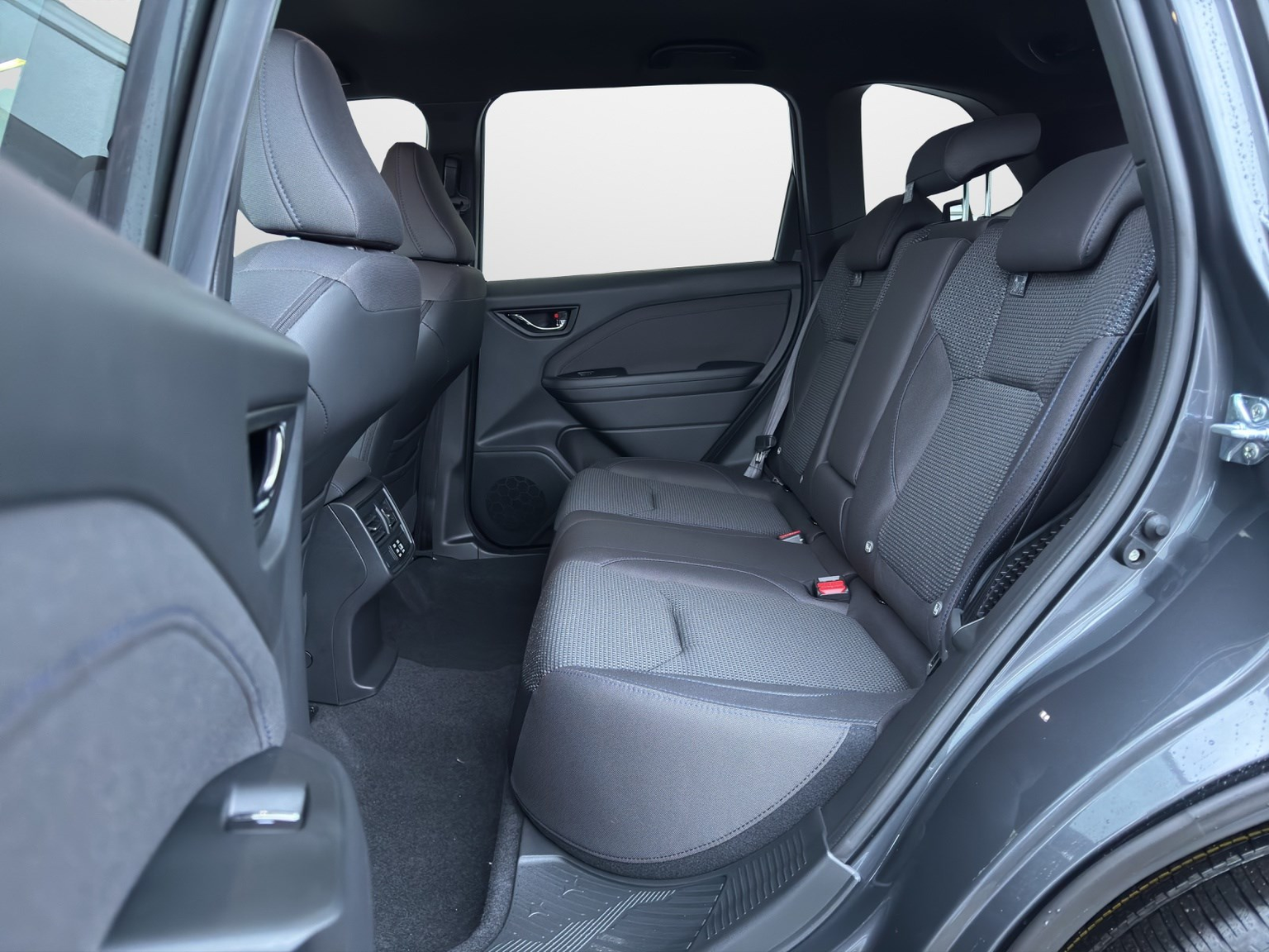 SUBARU Forester Station 2.0i e-Boxer Swiss Plus