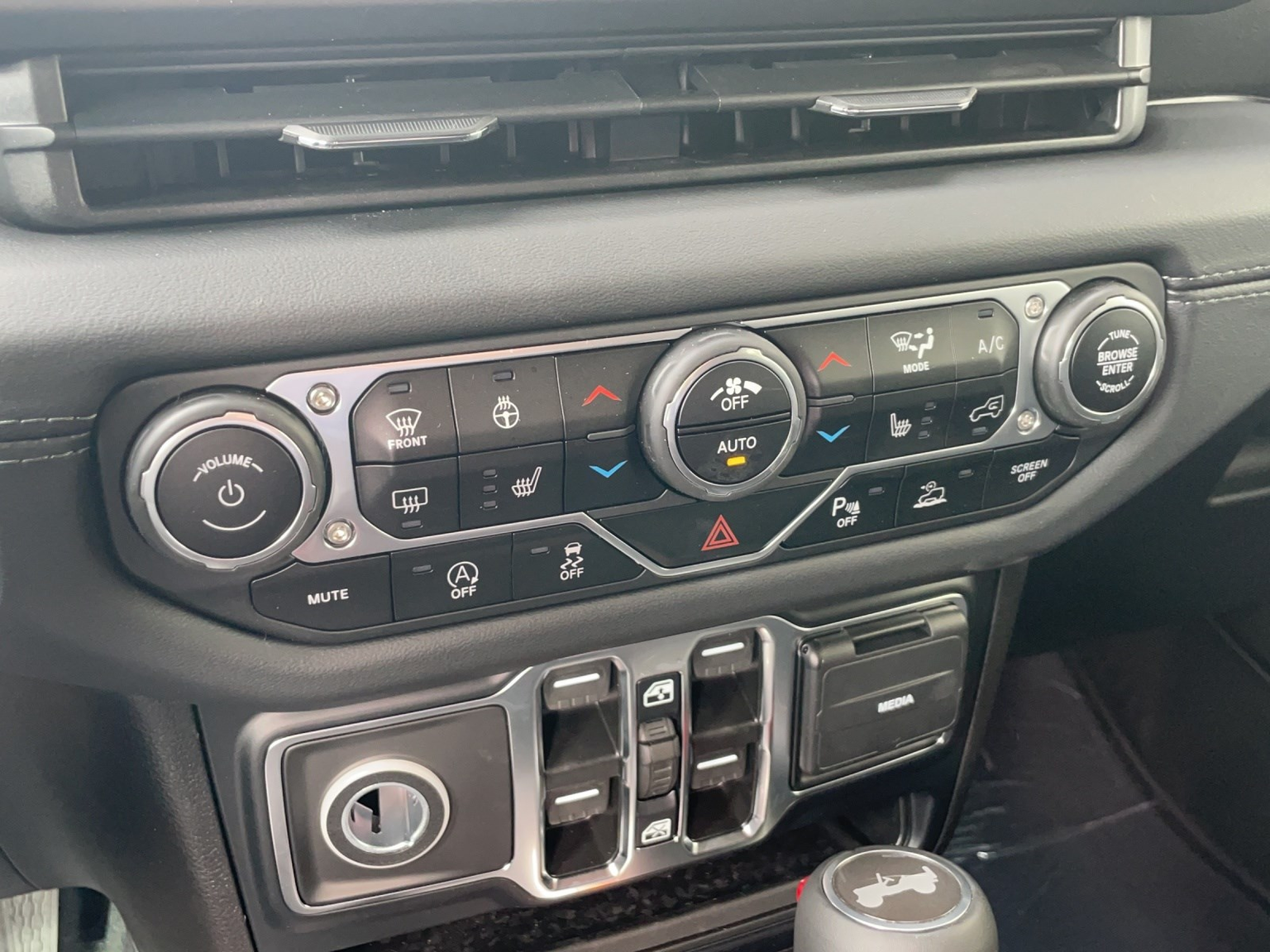 JEEP Wrangler 2.0 Turbo Sahara Power Unlimited