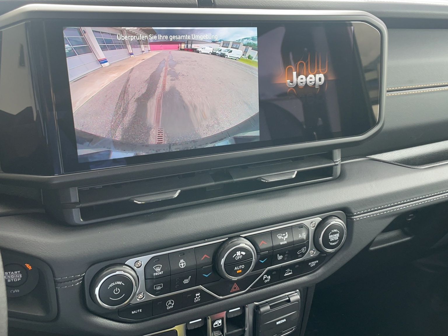 JEEP Wrangler 2.0 Turbo Sahara Power Unlimited