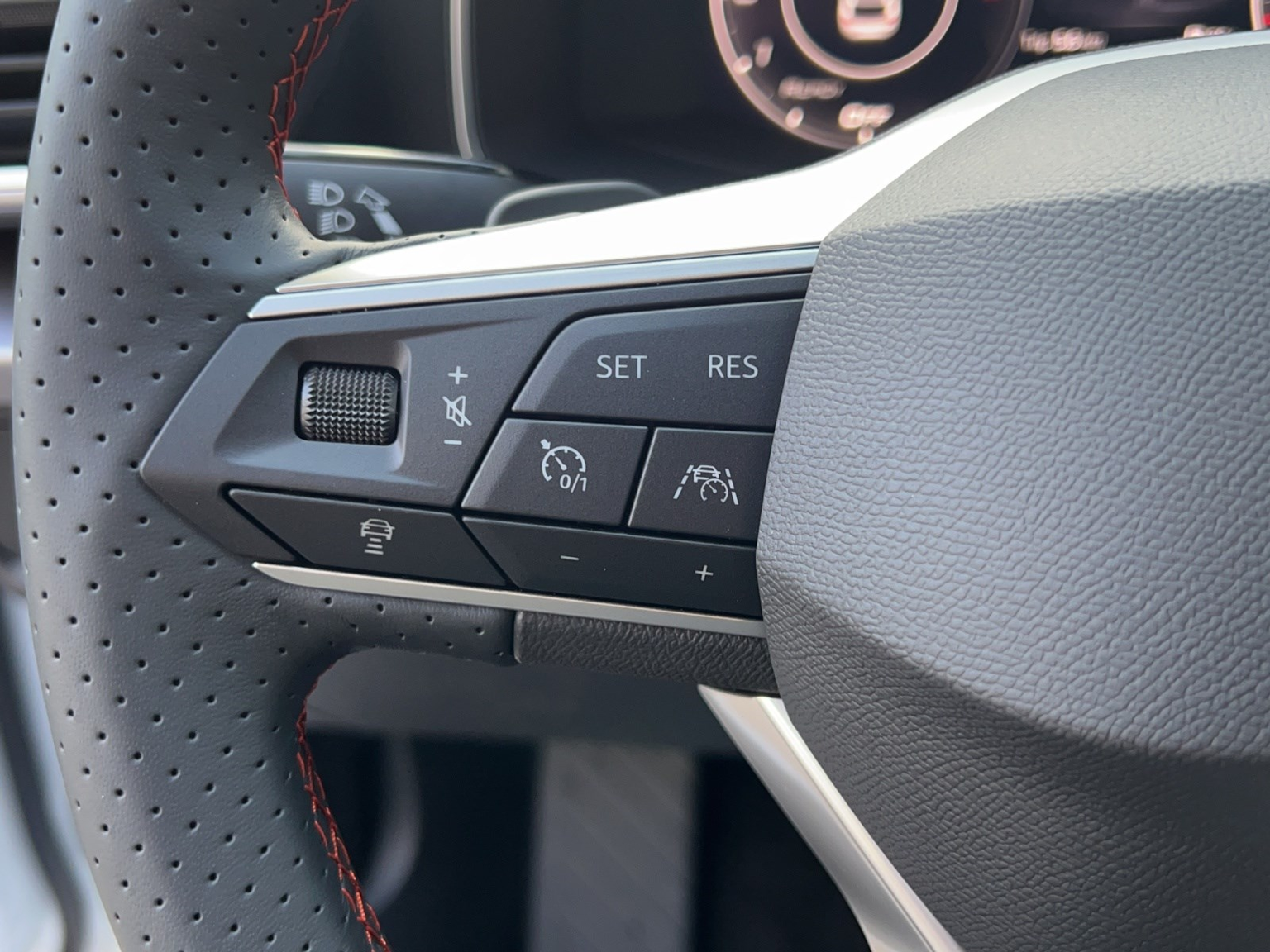 SEAT Leon 1.5 eTSI 150 Move FR DSG