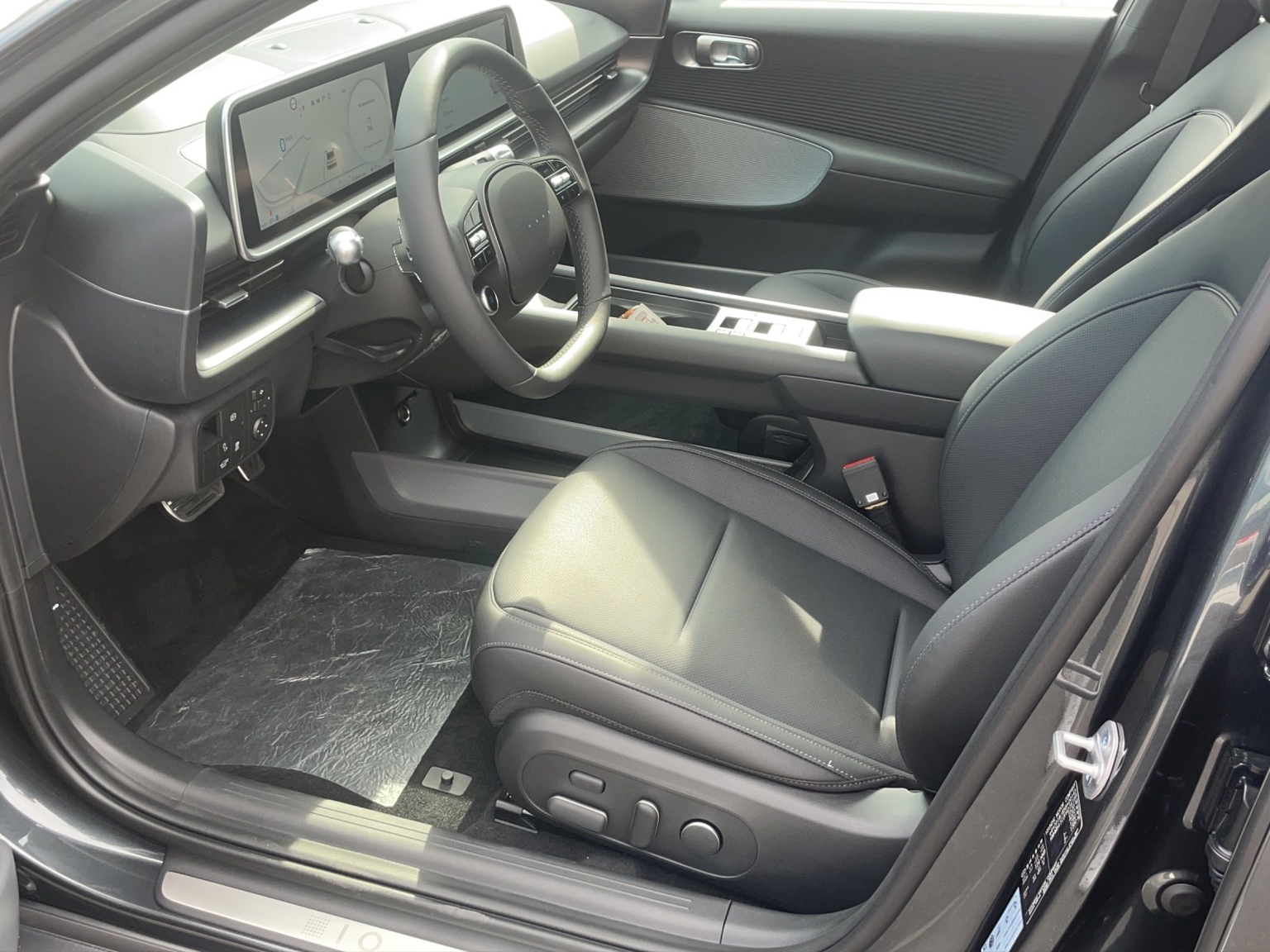 HYUNDAI Ioniq 6 Launch Edition 4WD 77.4kWh