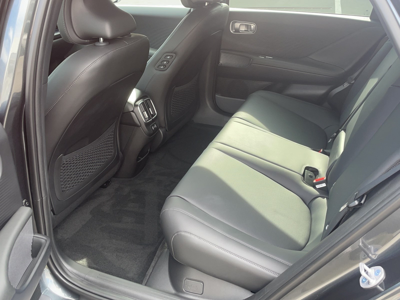 HYUNDAI Ioniq 6 Launch Edition 4WD 77.4kWh