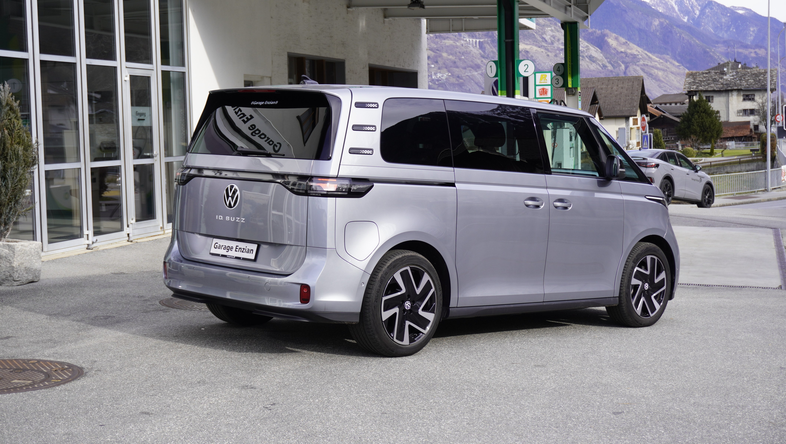 VW ID.Buzz Pro