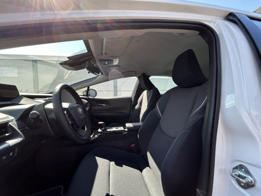 TOYOTA Prius 2.0 VVT-i PiH Style