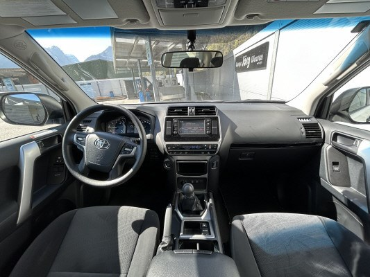 TOYOTA LandCruiser 2.8TD Active