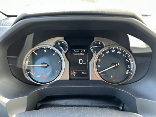 TOYOTA LandCruiser 2.8TD Active