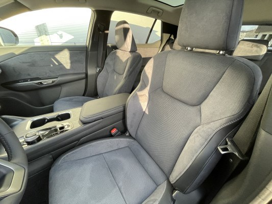 LEXUS RZ 450e 71,4 Excellence