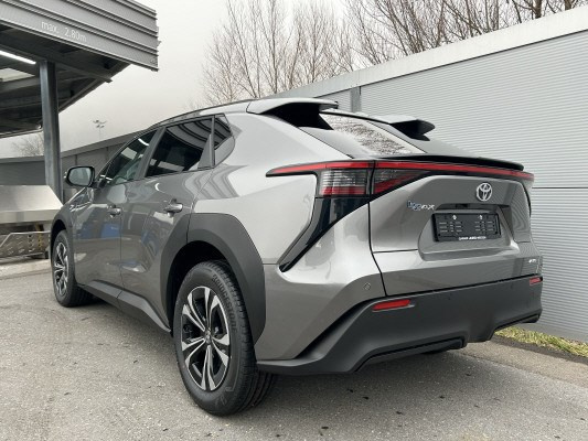TOYOTA bZ4X Style 71,4 kWh 4WD