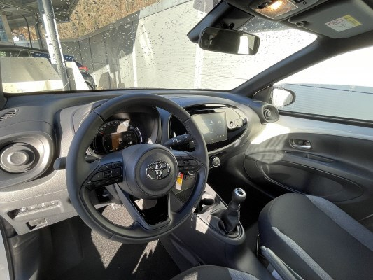 TOYOTA Aygo X 1.0 VVT-i Cmf Cmf