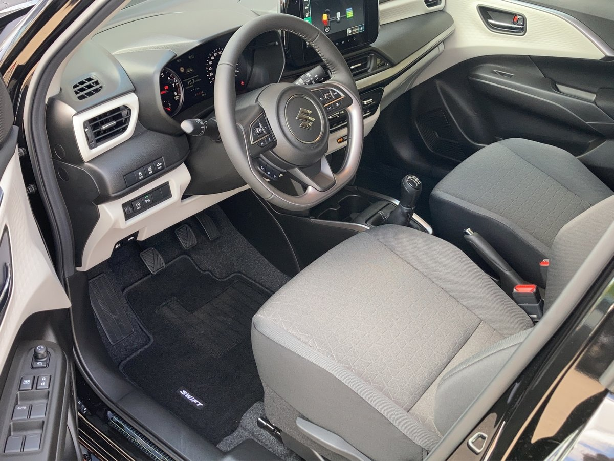 SUZUKI Swift 1.2 1st Edition Top Hybrid 4x4