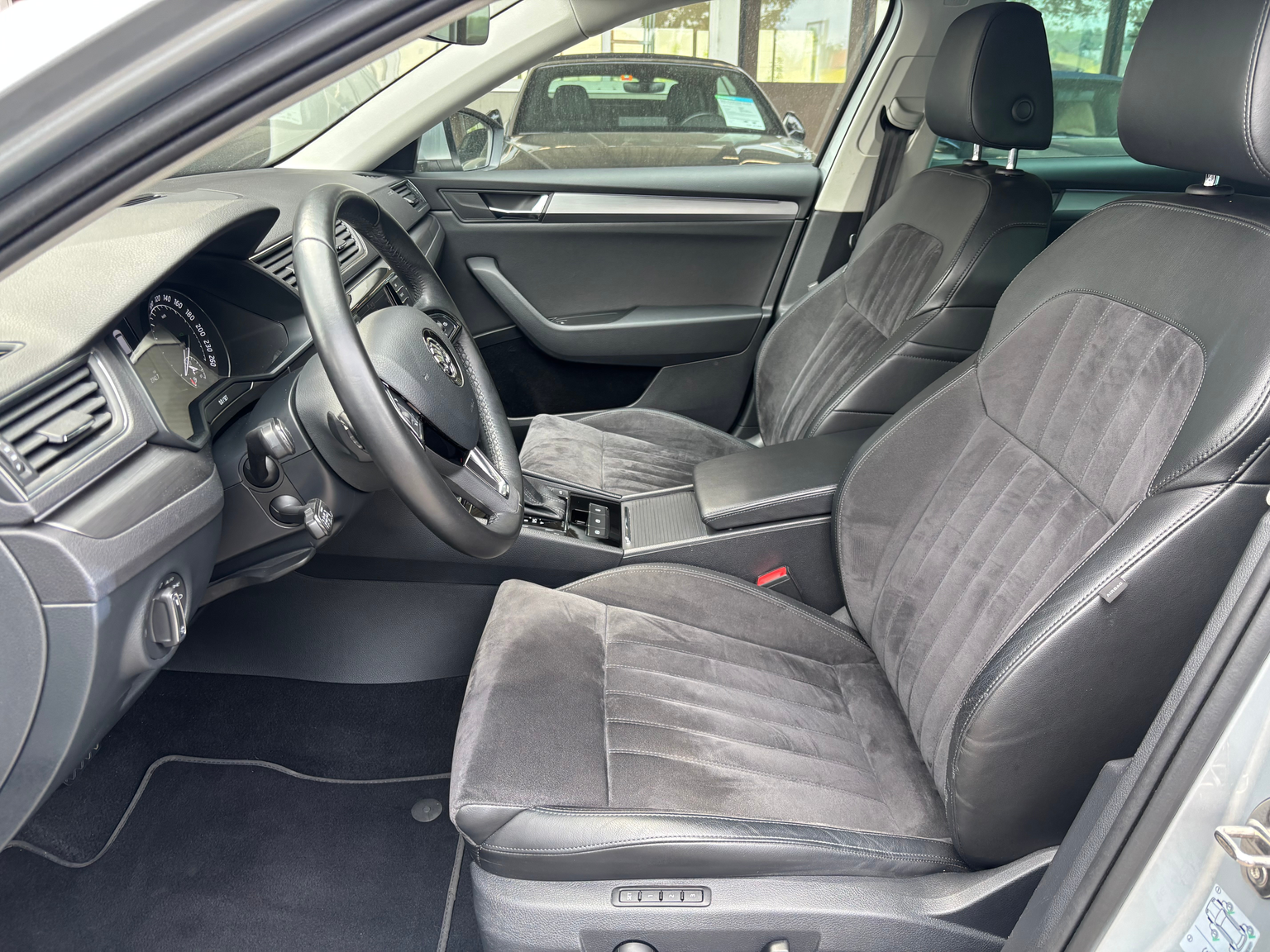 SKODA Superb Combi 2.0 TSI Style DSG