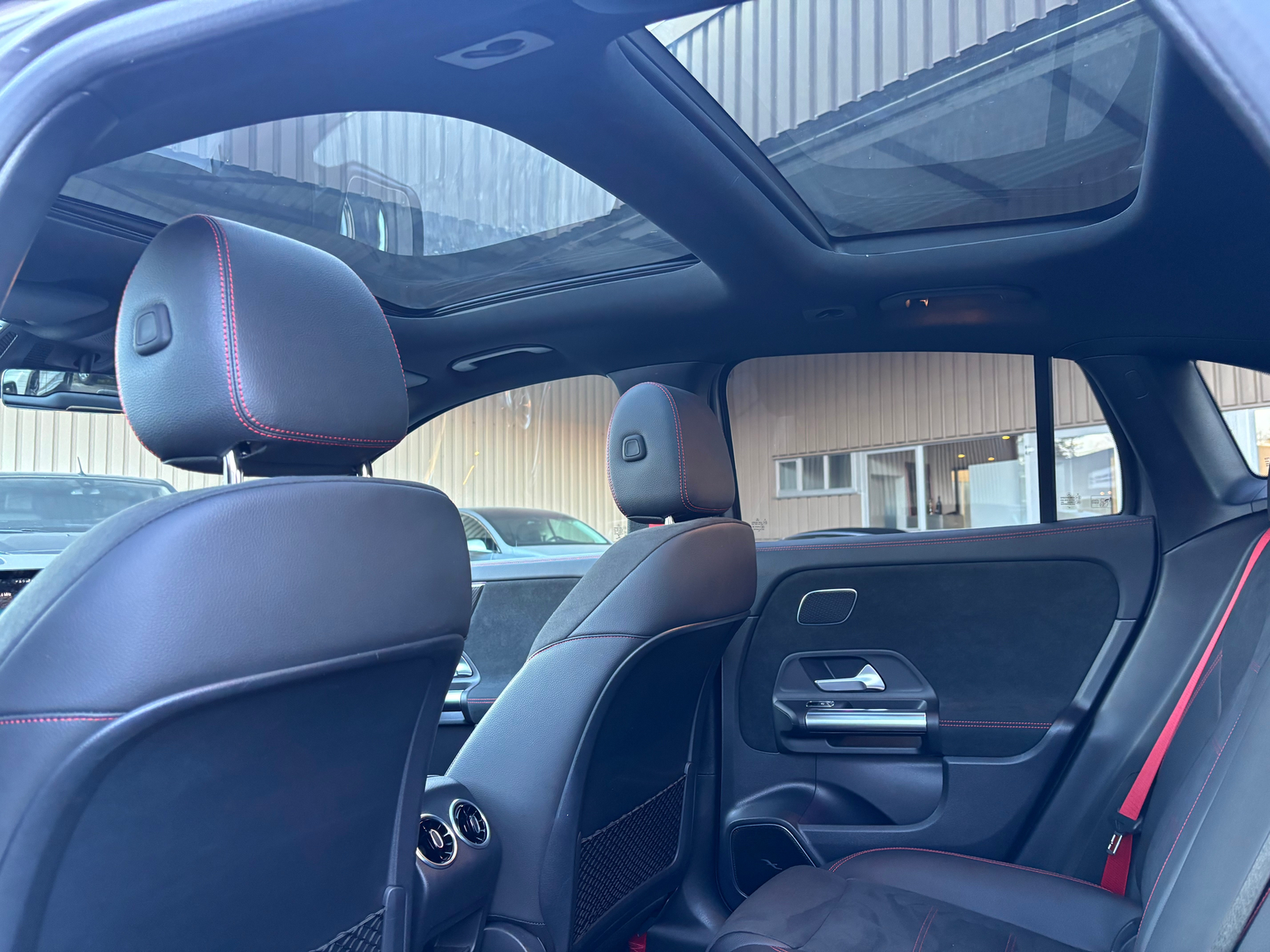 MERCEDES-BENZ GLA 35 AMG 4Matic 8G-Speedshift DCT