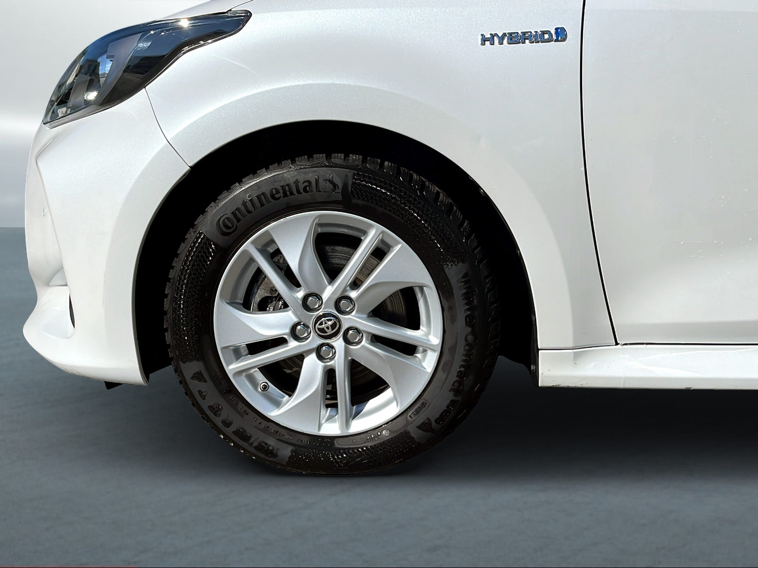 TOYOTA Yaris 1.5 Comfort e-CVT