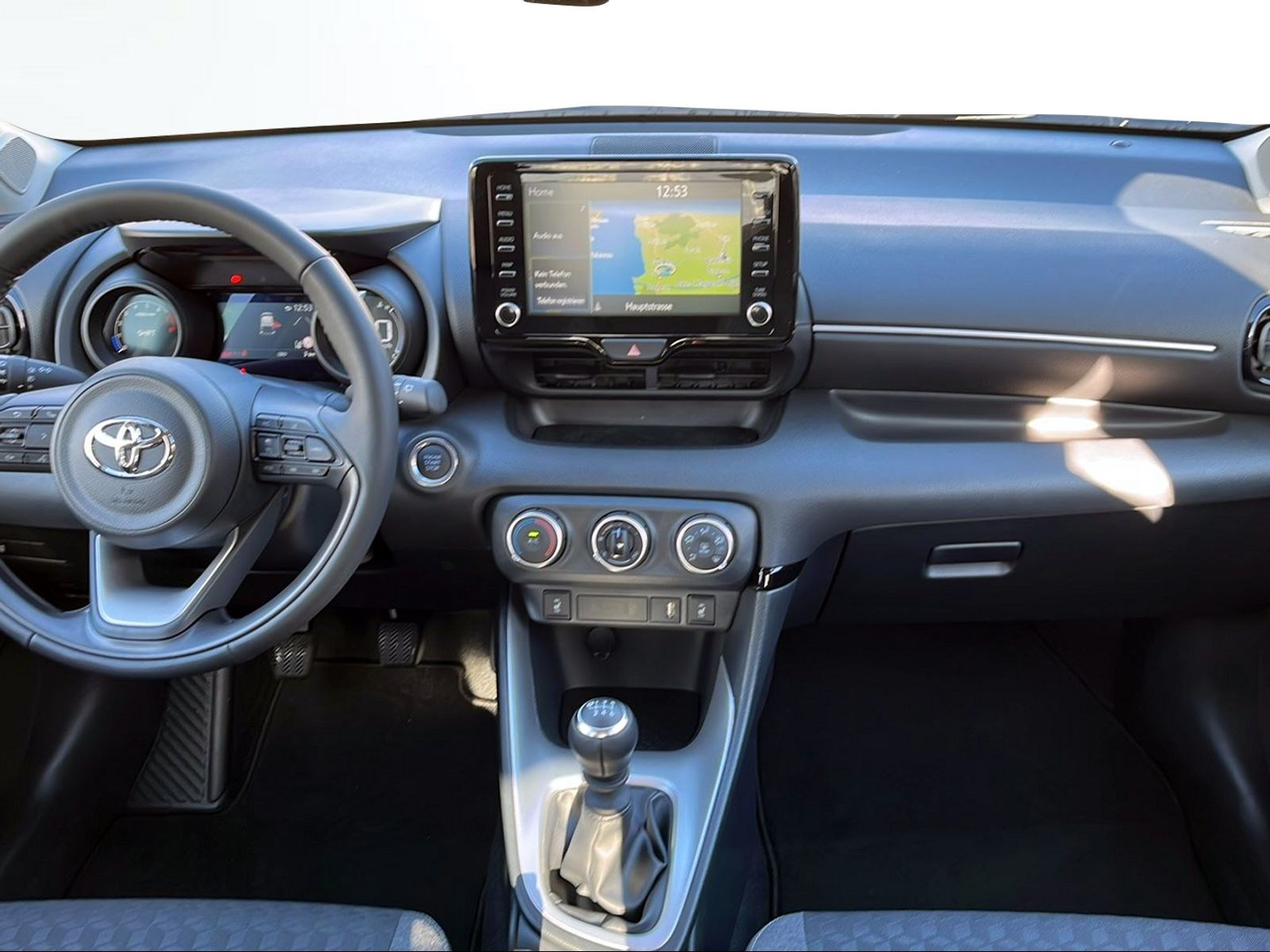 TOYOTA Yaris 1.5 Trend