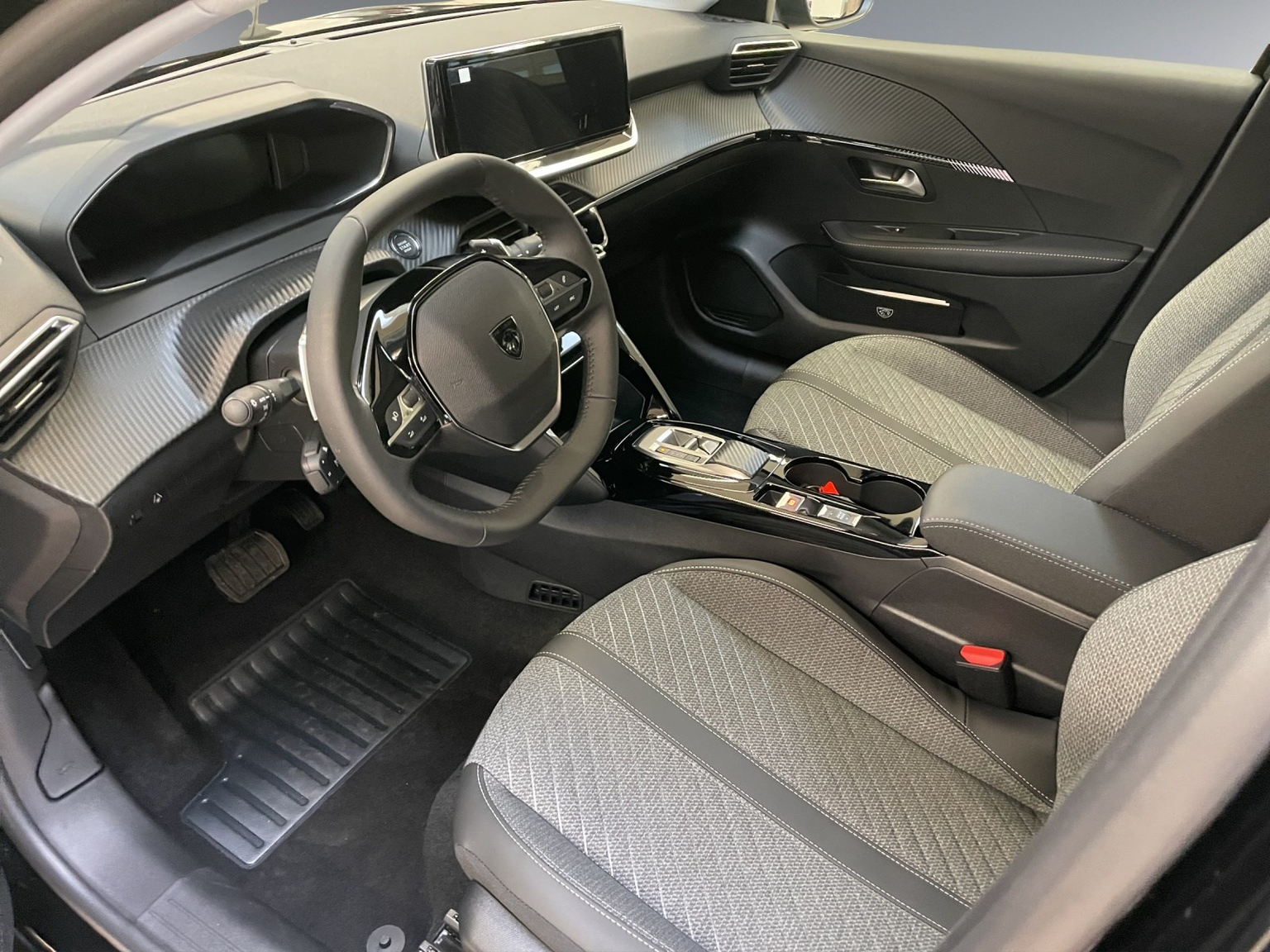 PEUGEOT 208 1.2 Hybrid Allure Premium