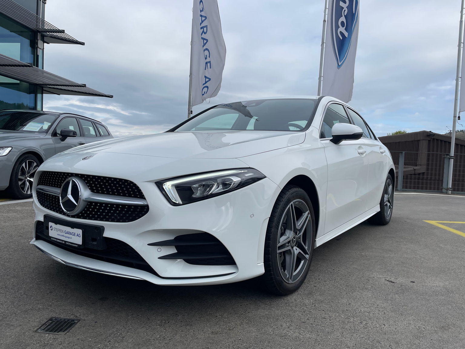 MERCEDES-BENZ A 250e AMG Line