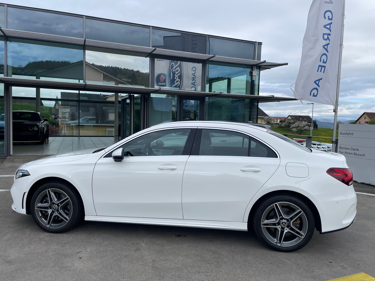 MERCEDES-BENZ A 250e AMG Line