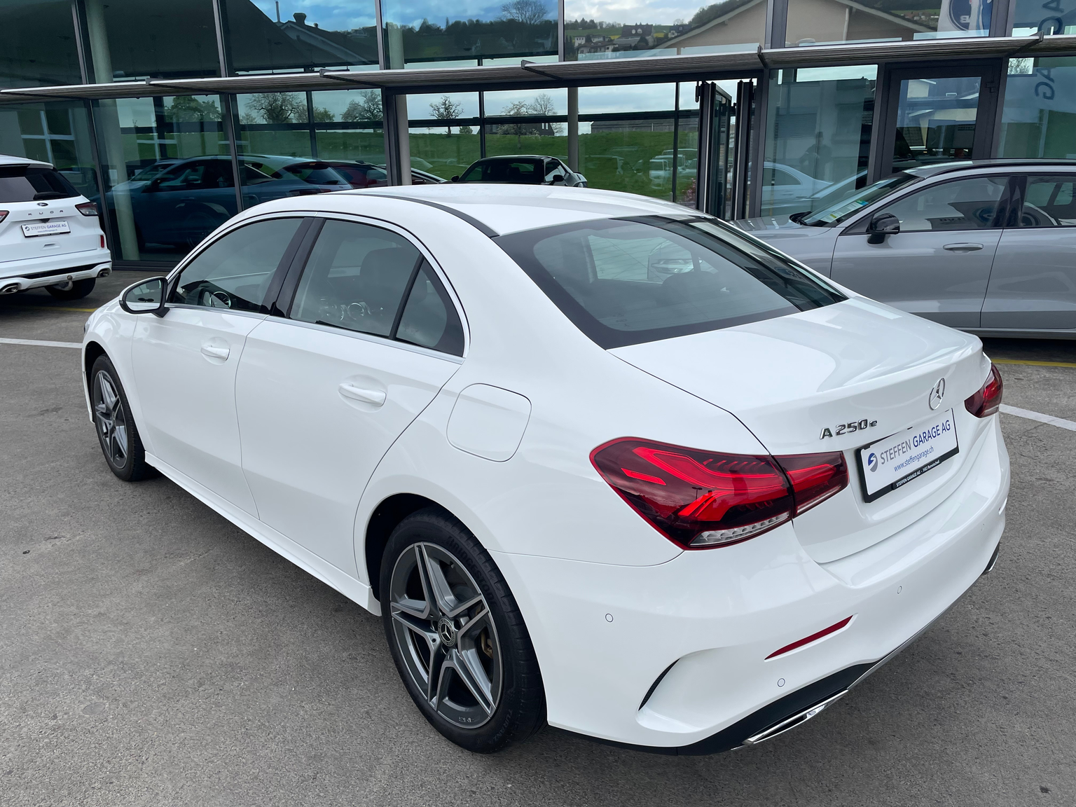 MERCEDES-BENZ A 250e AMG Line