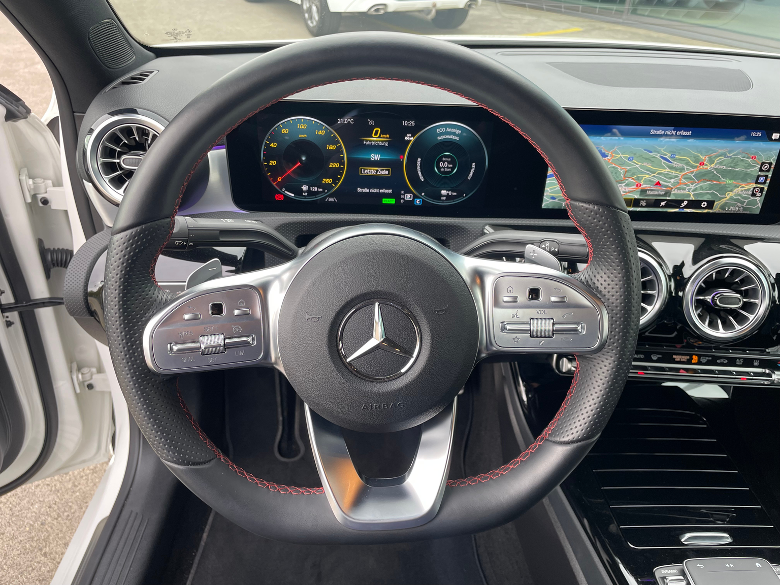 MERCEDES-BENZ A 250e AMG Line