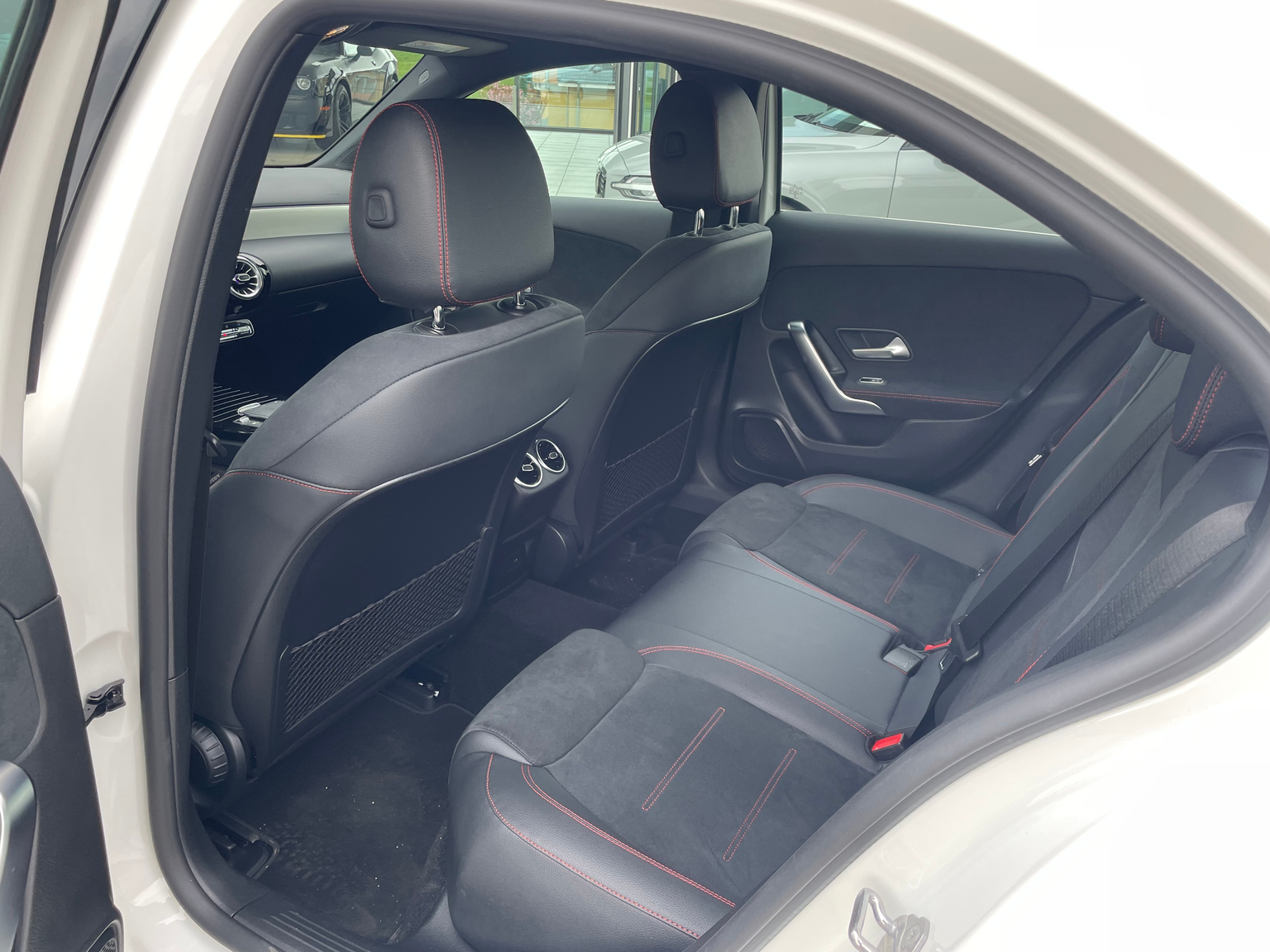 MERCEDES-BENZ A 250e AMG Line