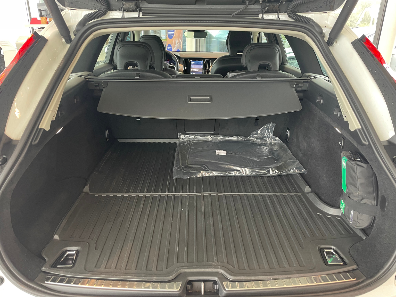 VOLVO V90 B4 MHD Core