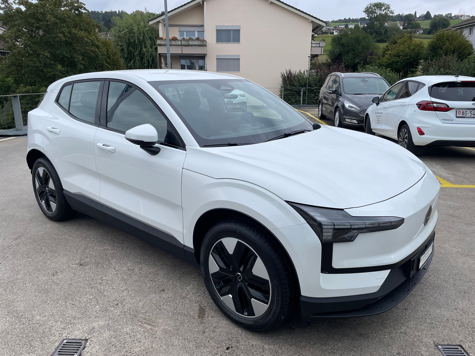 VOLVO EX30 E40 51kWh Core