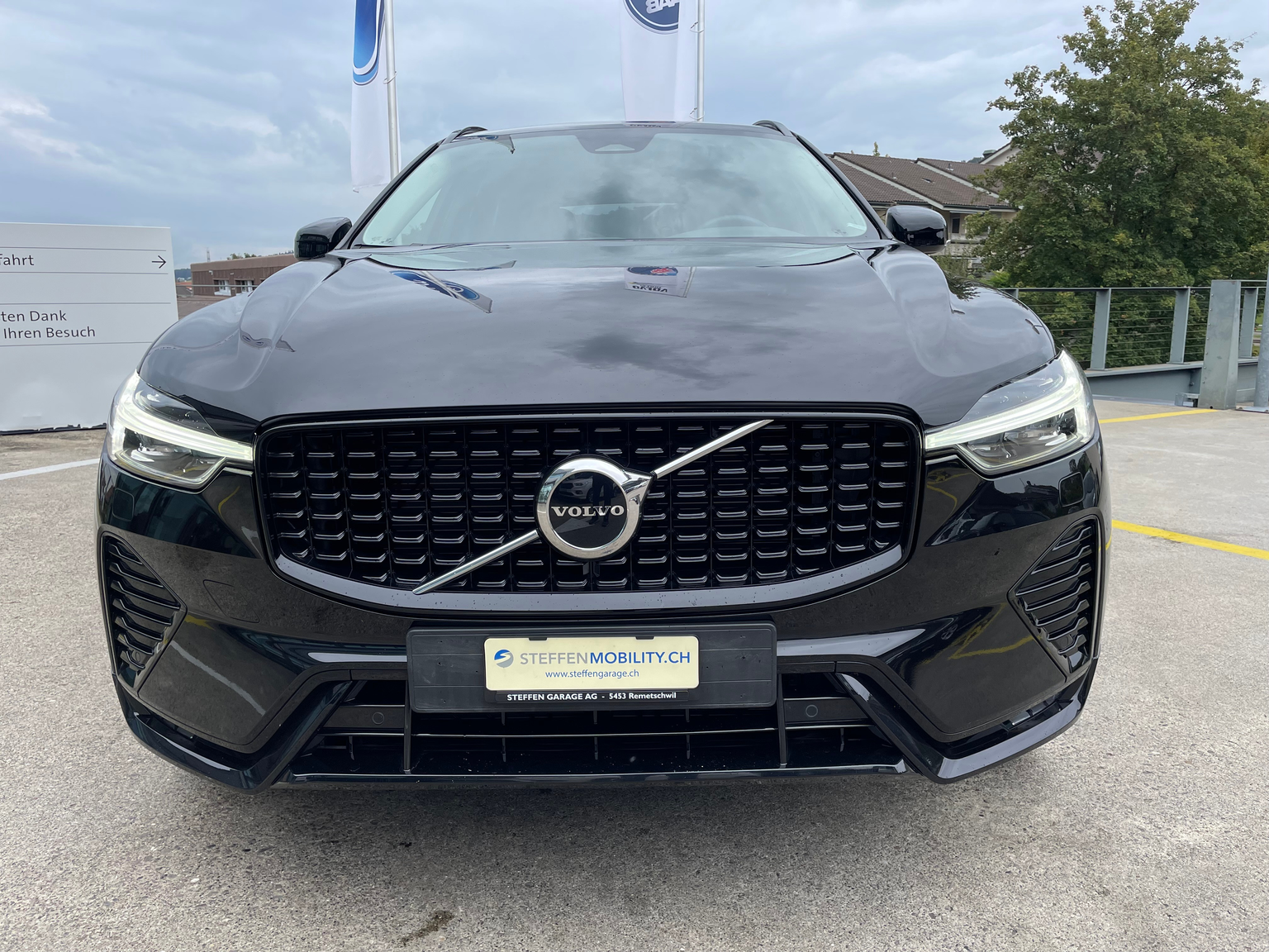 VOLVO XC60 B4 D Plus Dark