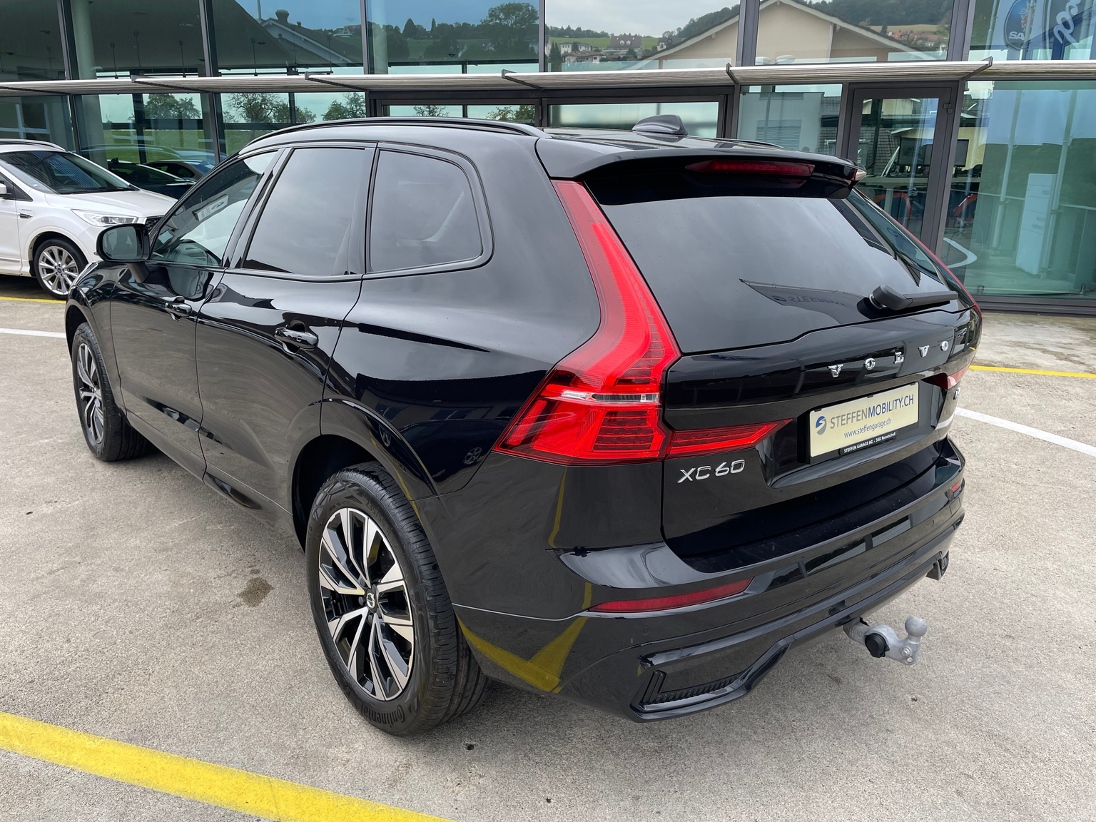 VOLVO XC60 B4 D Plus Dark