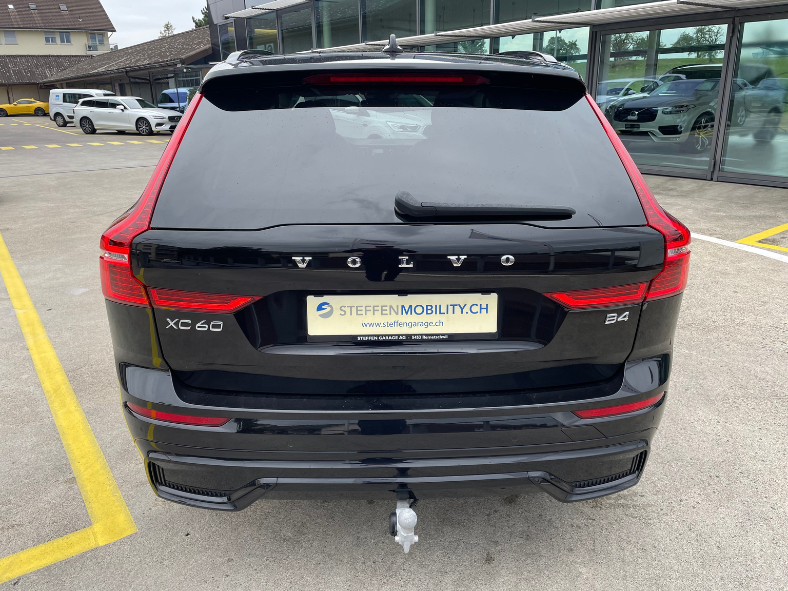 VOLVO XC60 B4 D Plus Dark