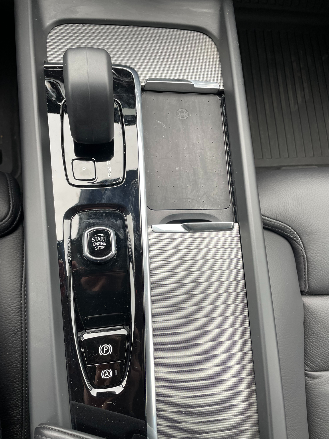 VOLVO XC60 B4 D Plus Dark