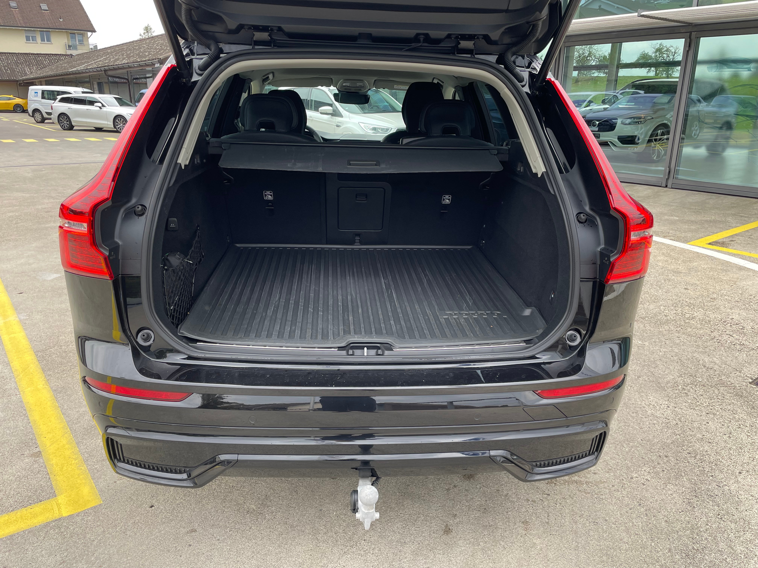 VOLVO XC60 B4 D Plus Dark