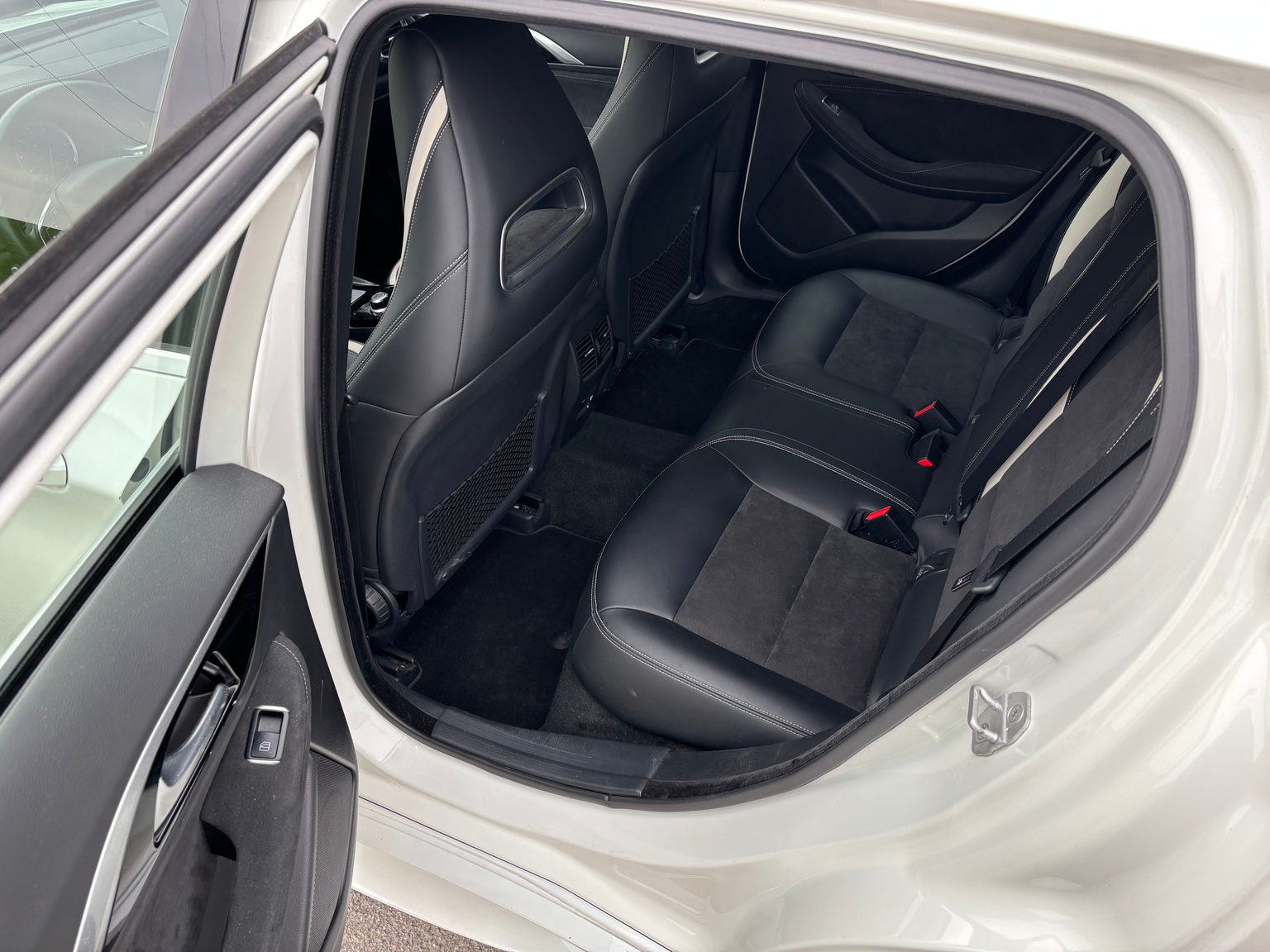 INFINITI Q30 2.0t Sport AWD DCT