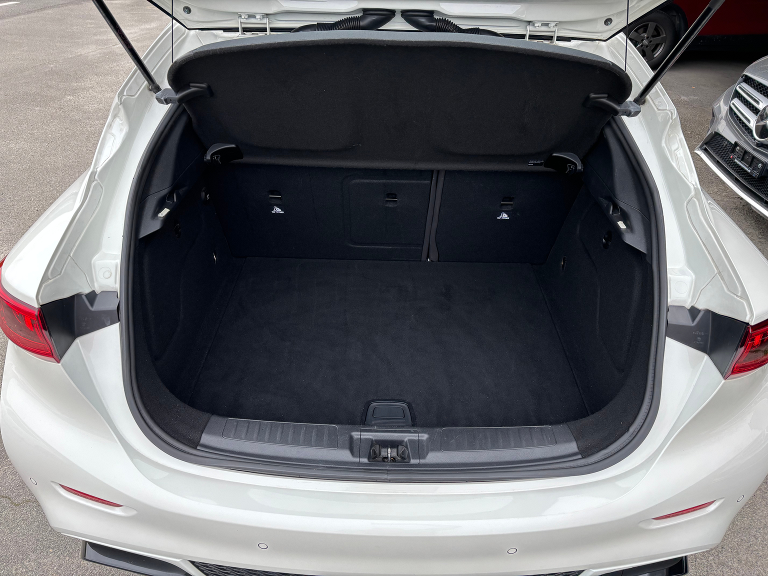 INFINITI Q30 2.0t Sport AWD DCT
