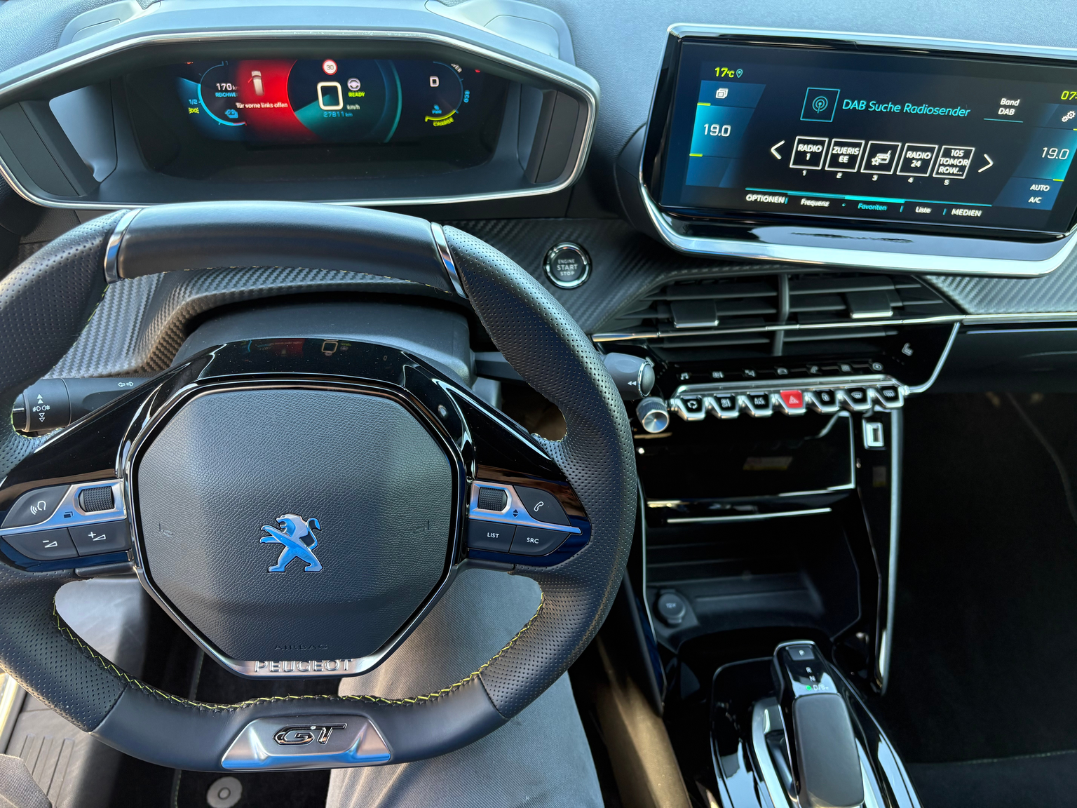 PEUGEOT 2008 e-GT
