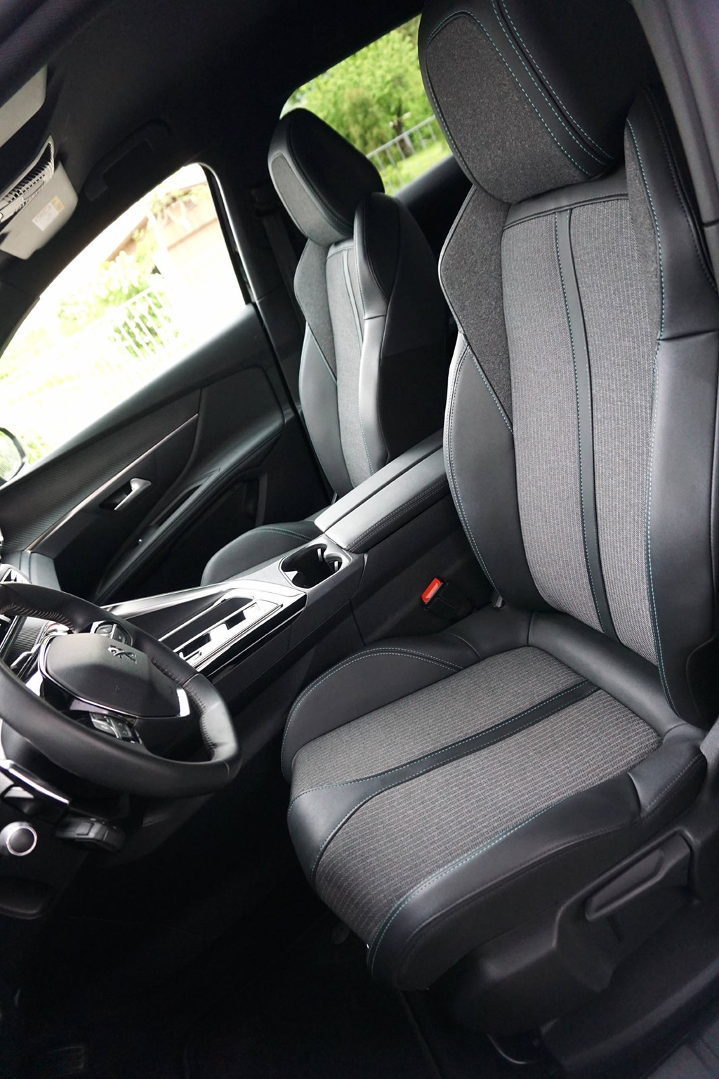 PEUGEOT 3008 1.2 PureTech Allure Pack