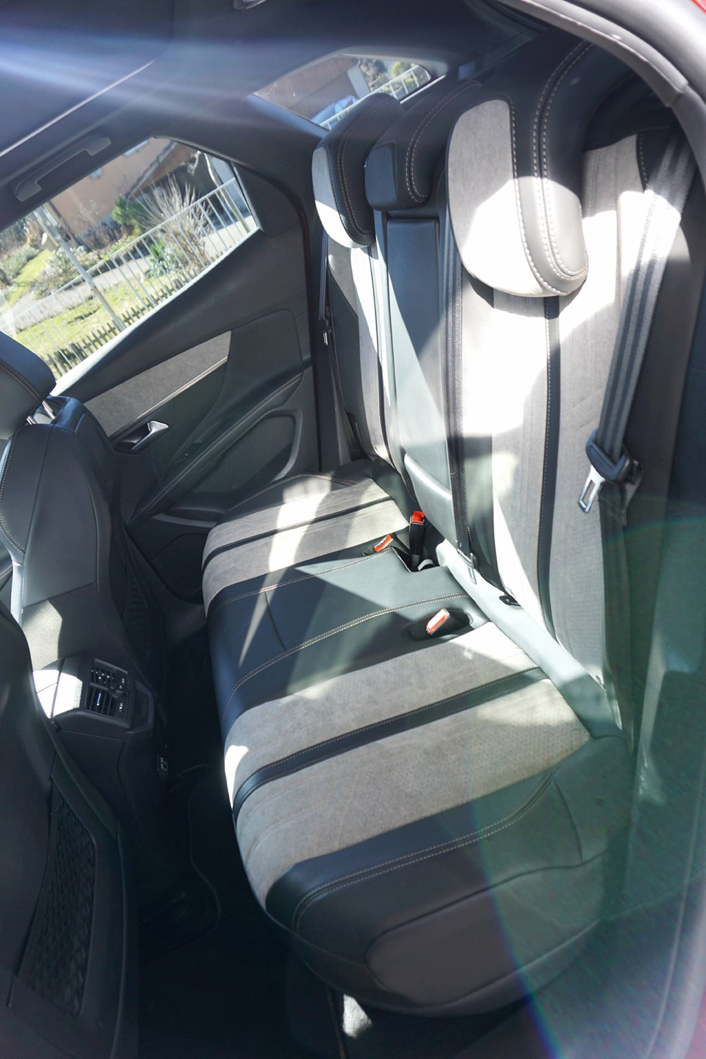 PEUGEOT 3008 1.6 Plug-in Hybrid GT