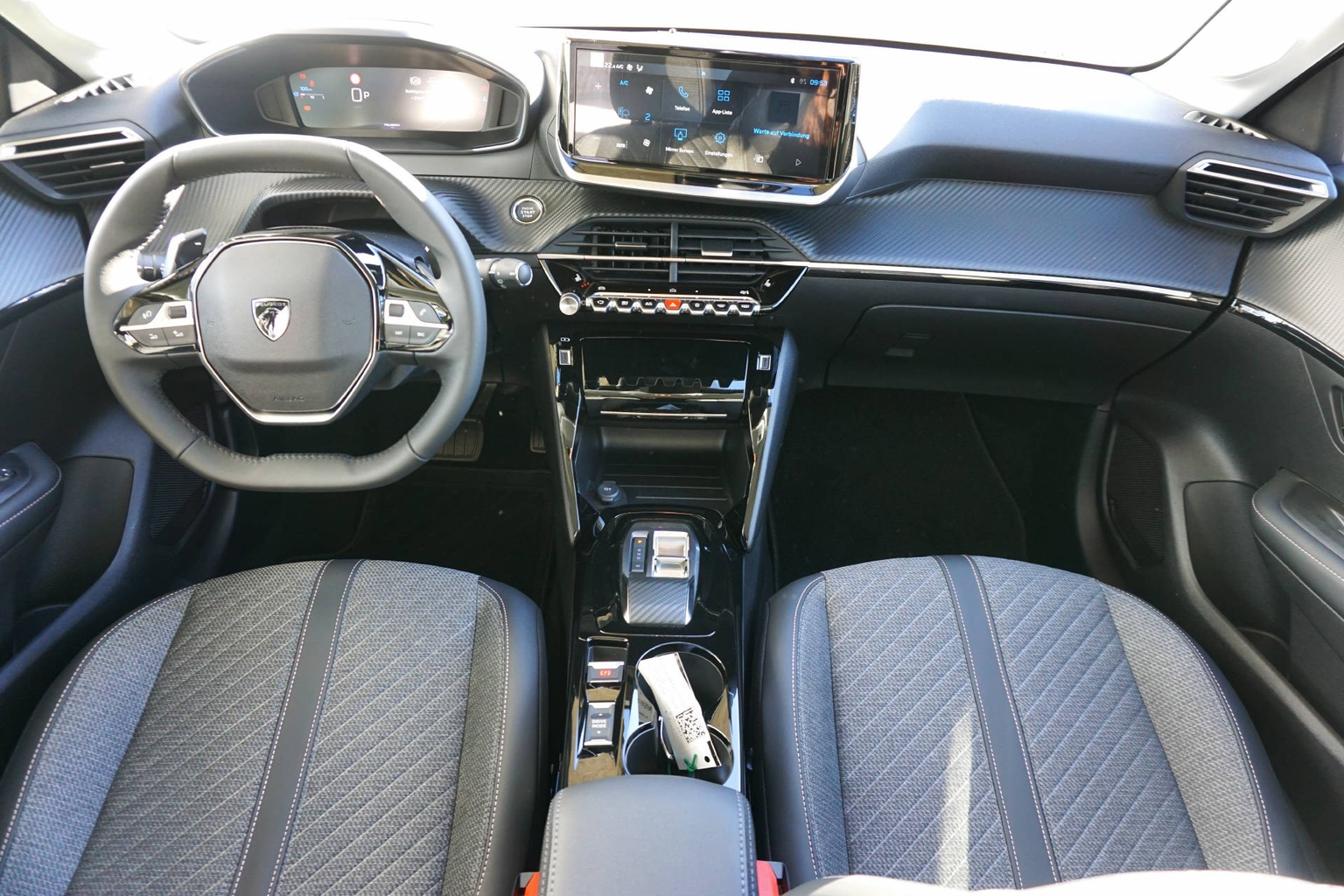 PEUGEOT 208 1.2 PureTech 100 Allure Premium