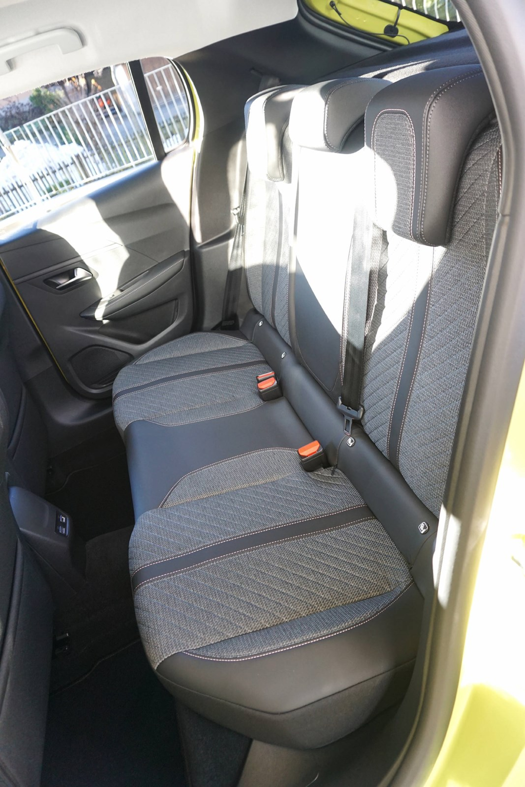 PEUGEOT 208 1.2 PureTech 100 Allure Premium