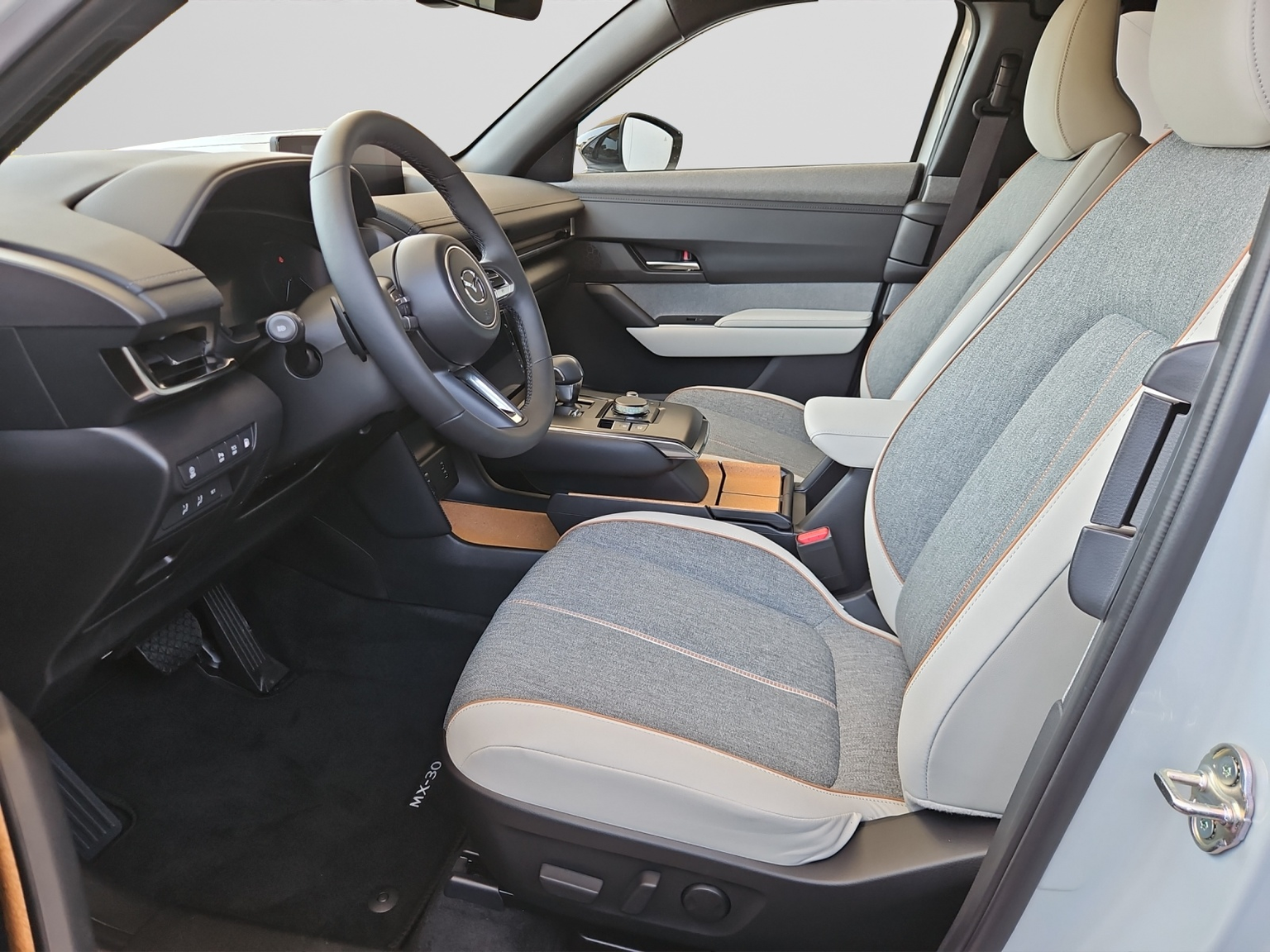 MAZDA MX-30 PHEV e-Skyactiv R-EV 170 Makoto